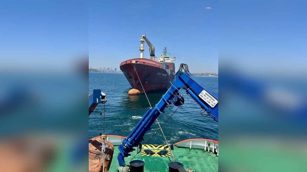 Sarayburnu'nda makine arızası: LILA CANADA Ahırkapı'ya çekildi