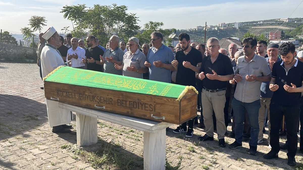 Gebze'de kuyuda ölen Soner Temel toprağa verildi