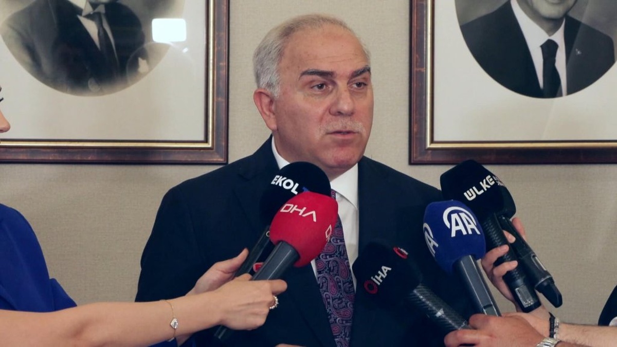 Fatih Belediye Başkanı Turan'dan CHP Genel Başkanı Özel'e: Hemen açıklasın, savcılığa suç duyurusunda bulunsun