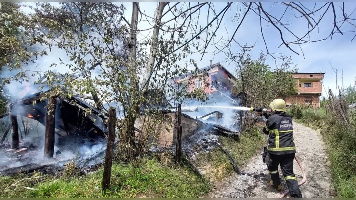 Ordu'da marangoz atölyesi yandı