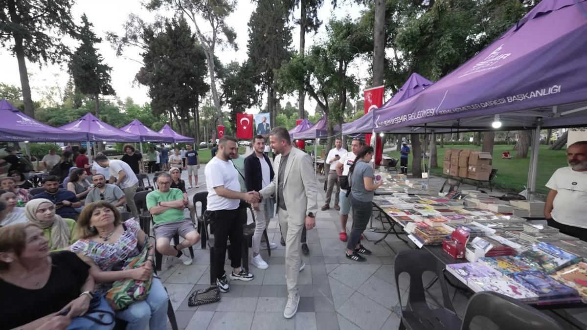 Buca'da 1. Kitap Günleri: Şükrü Erbaş Bucalılarla buluştu