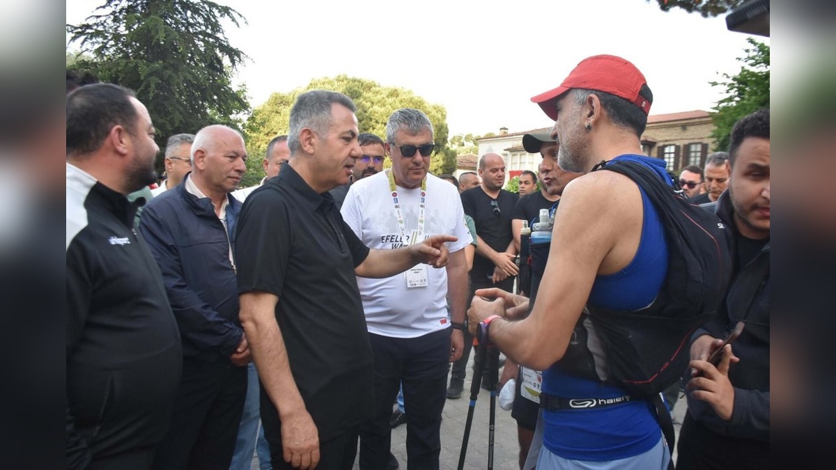 Efeler Yolu Ultra Trail İzmir'de başladı: 6 ülkeden 256 sporcu yarıştı
