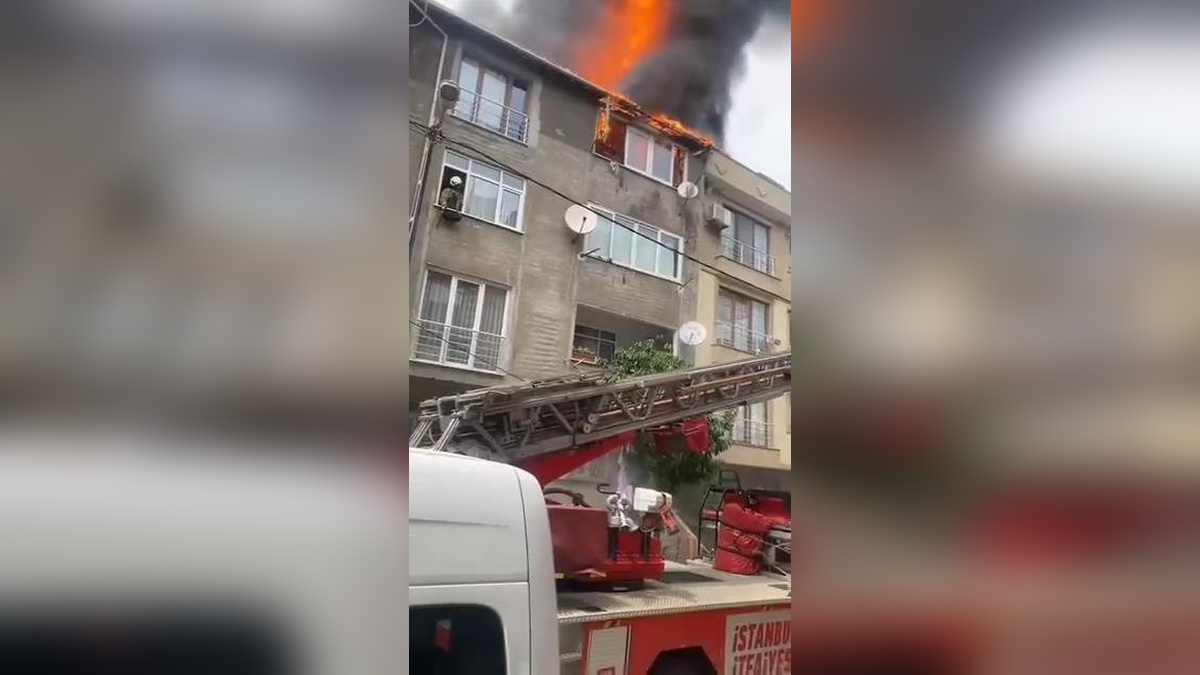 Ataşehir'de 5 katlı binada yangın