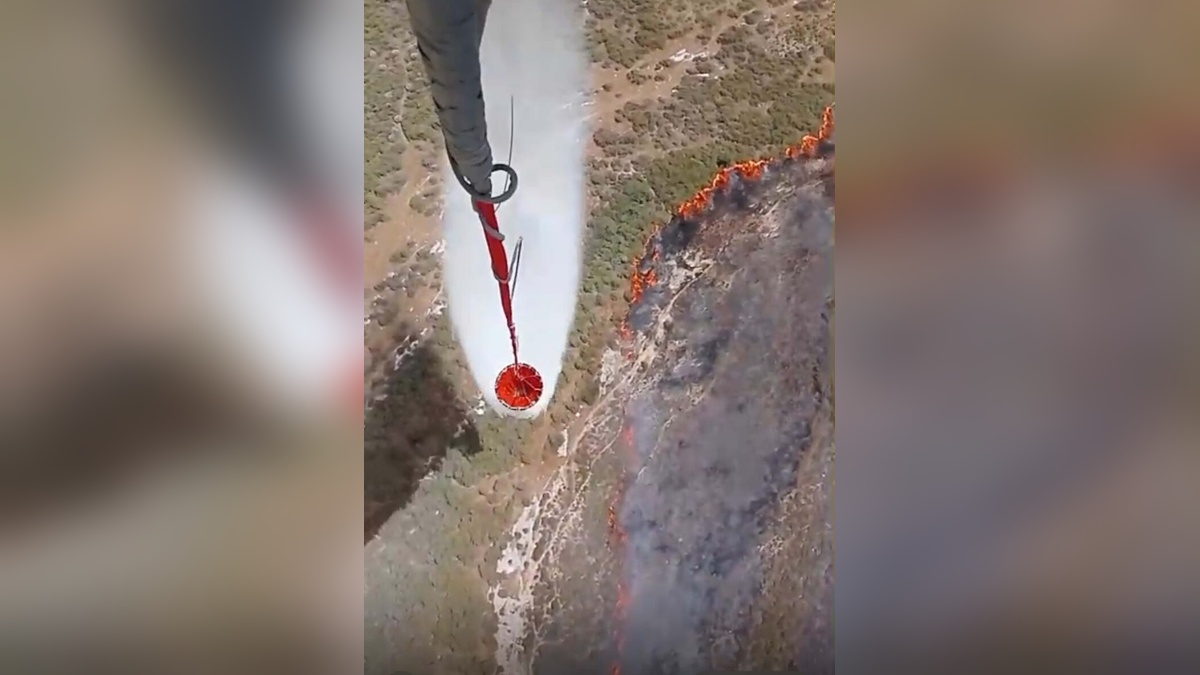 Foça'da tarım arazisi yangını: Makilik alana sıçradı