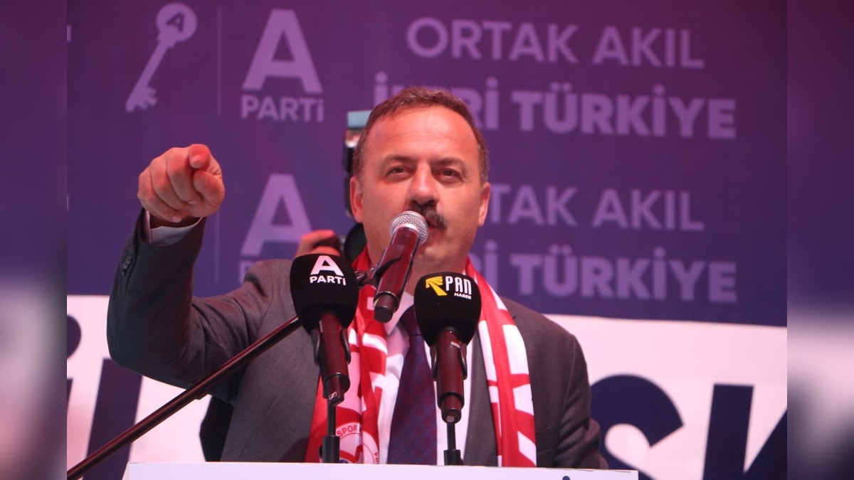 Ağıralioğlu Tokat'ta: 'Cumhurbaşkanı, keşke hep çırak kalsaydı'