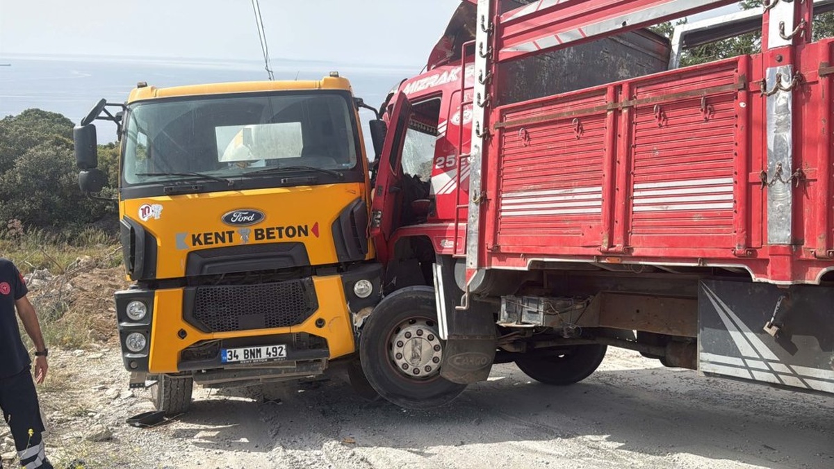 Bodrum'da feci kaza: Beton mikseriyle kamyonun arasında kalan işçi hayatını kaybetti