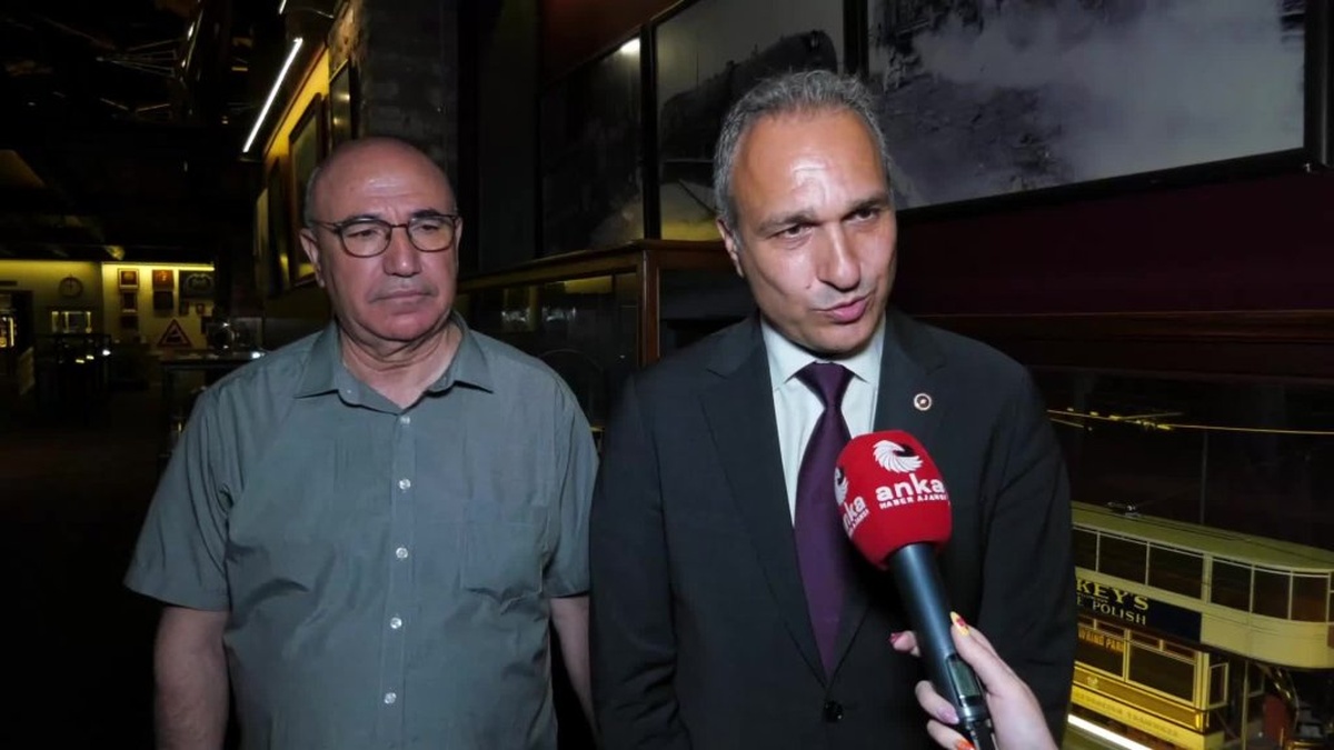 İmamoğlu pankartı soruşturması: Tanal ve Özçağdaş'tan Başsavcılığa tepki