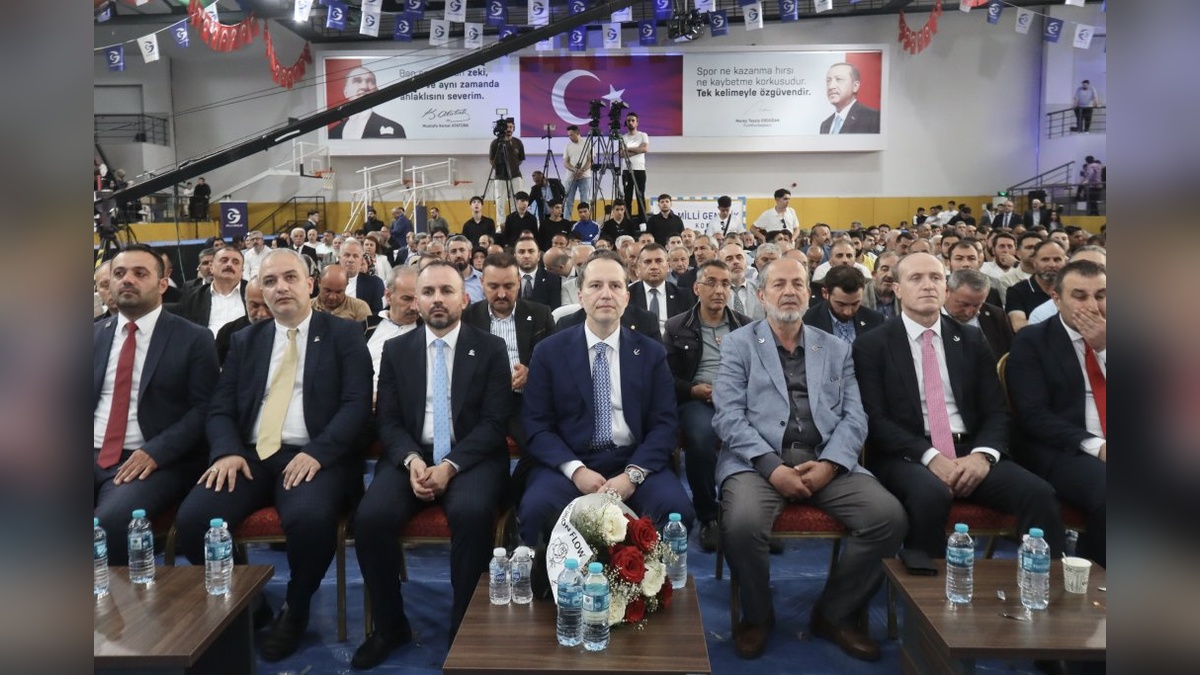 Erbakan: İstanbul'un fethi, sadece toprak değil gönüller kazanmaktır