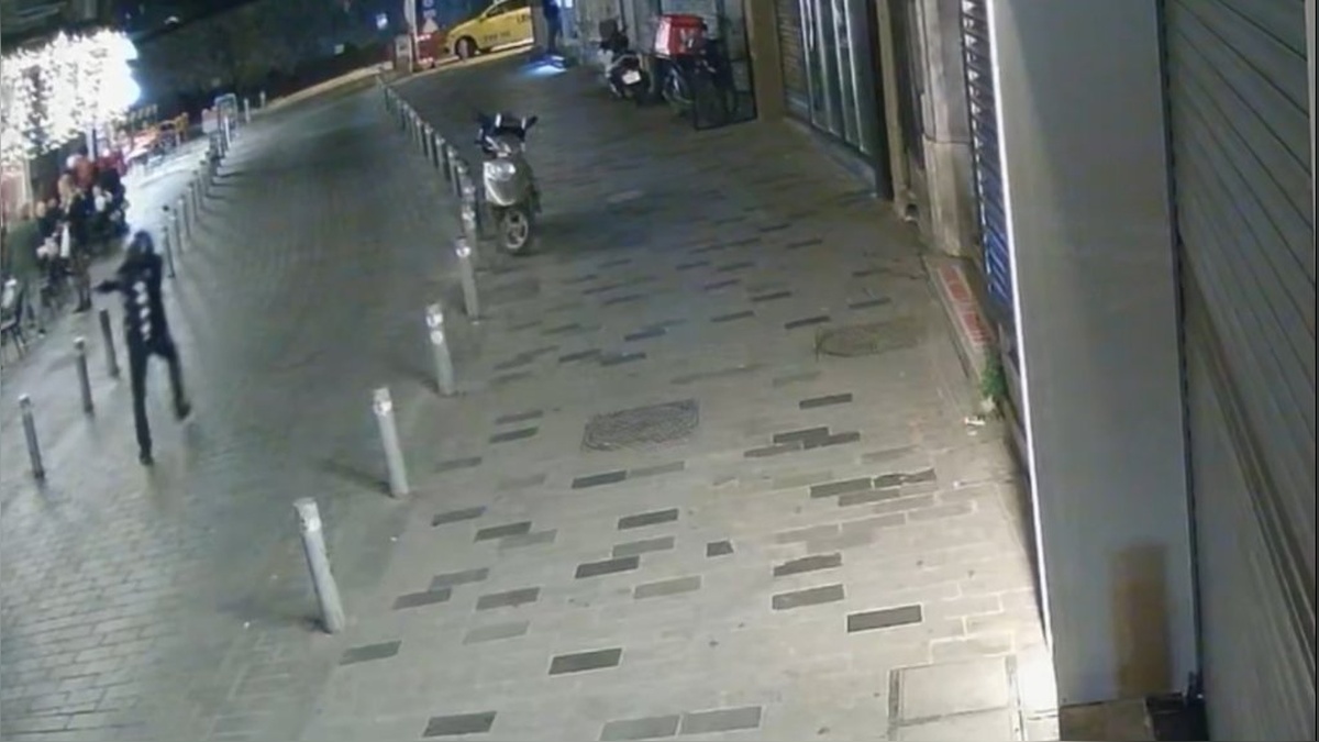 İstanbul'da eczane ve tekstil dükkanına silahlı saldırı: 4 şüpheli tutuklandı