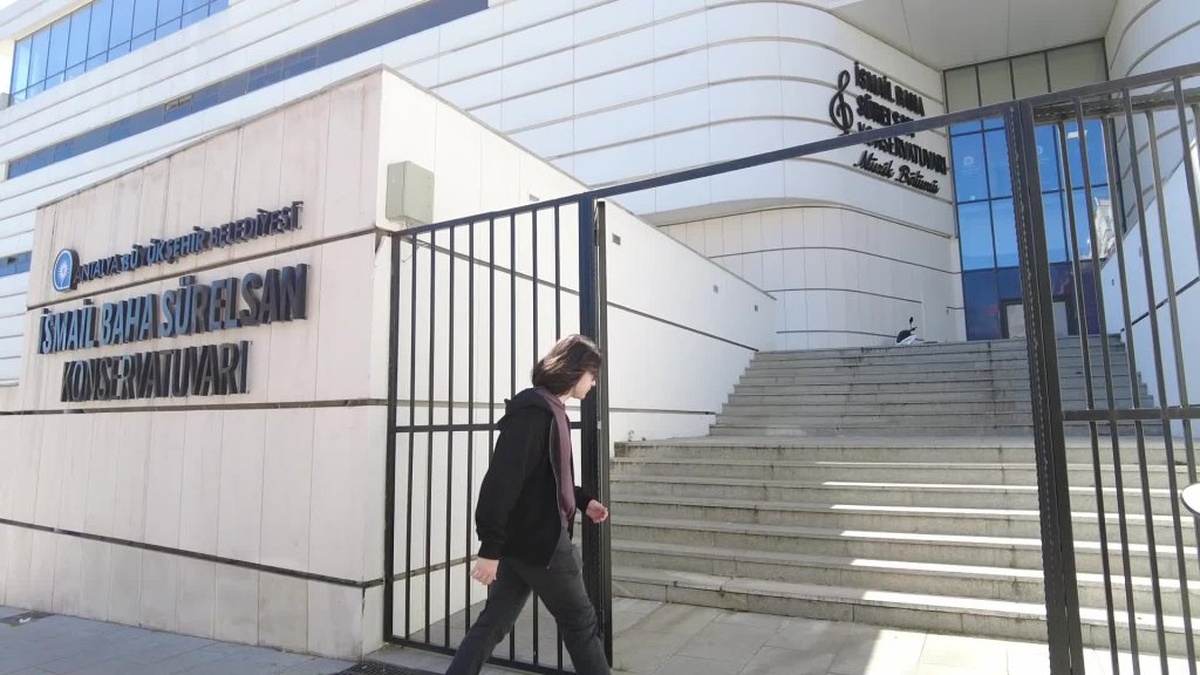 Antalya'lı genç piyanist Can Bali, London College of Music'te eğitim almaya hak kazandı