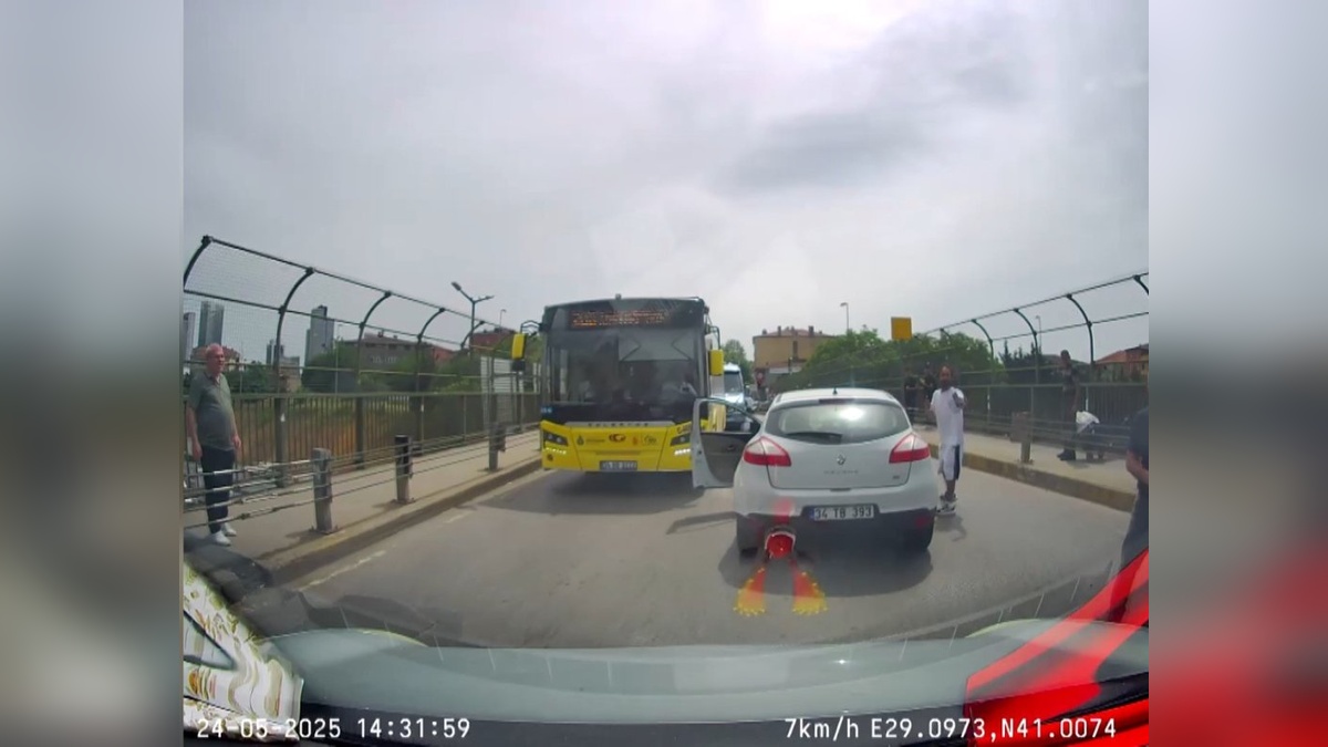 Ataşehir'de trafik kavgası: Yangın tüpüyle bıçaklı saldırıdan kurtuldu