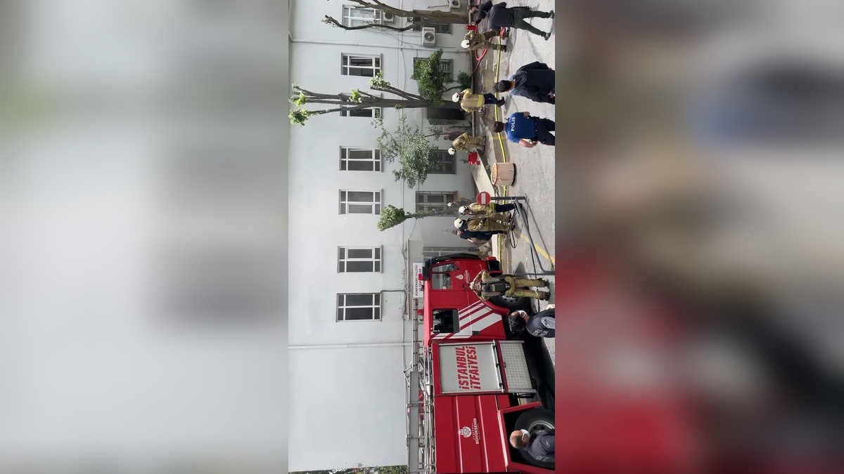 Üsküdar Devlet Hastanesi eczanesinde yangın