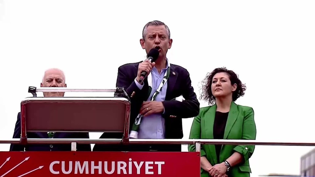 Özgür Özel Bursa'da: 'Suriyeli sığınmacılar memleketlerine dönecek'