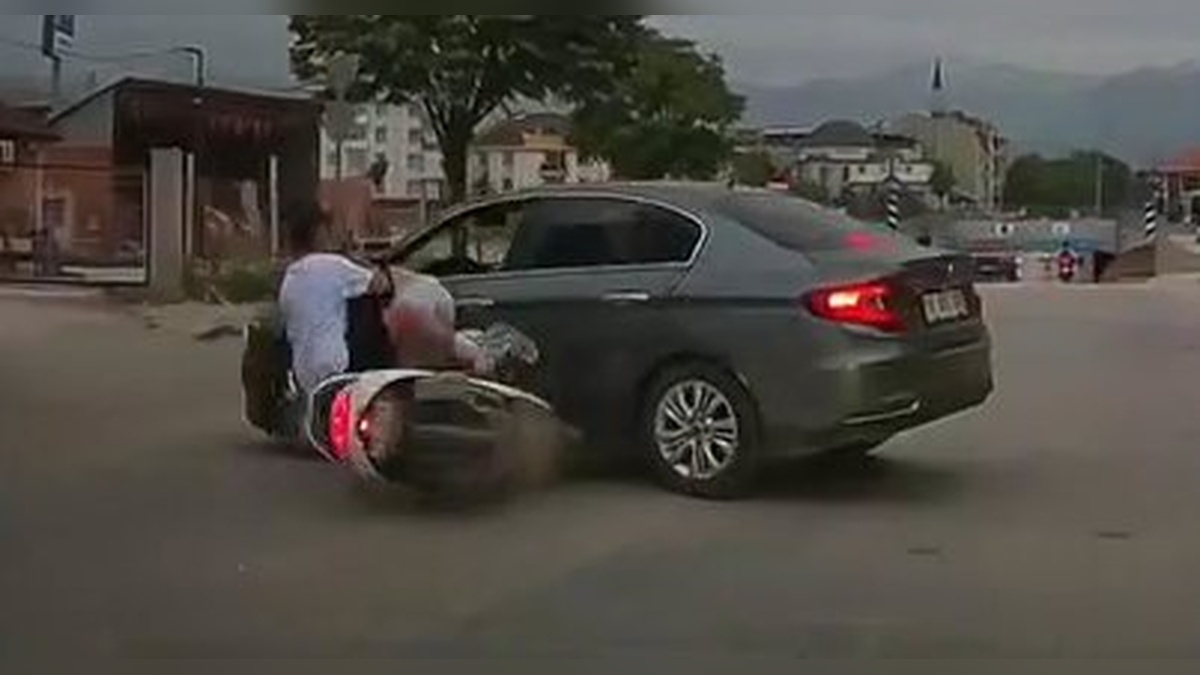 İnegöl'de motosiklet-otomobil kazası: 2 yaralı