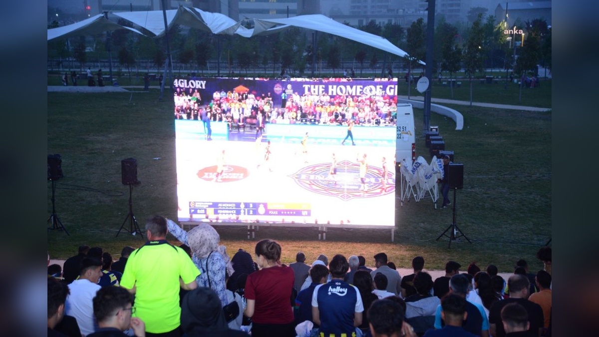 Kahramankazan'da Fenerbahçe Beko şampiyonluğunu kutladı