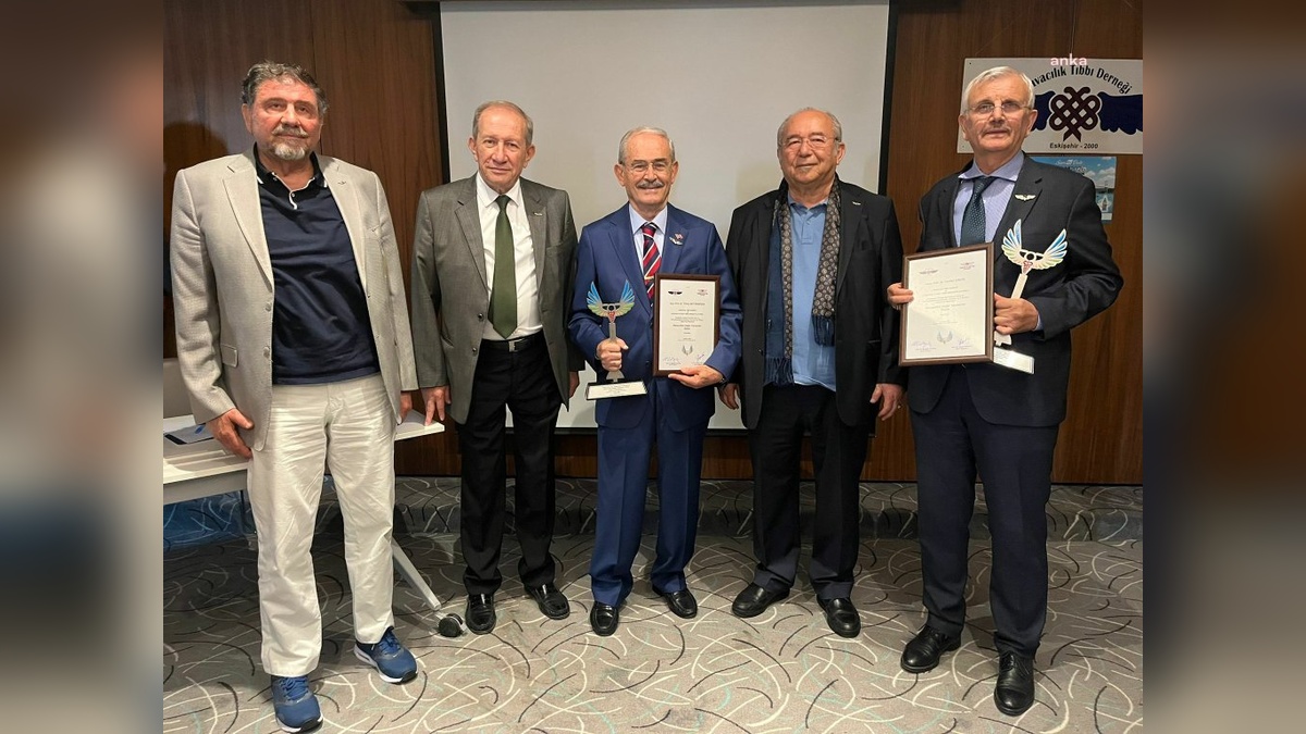 Eskişehir'de Büyükerşen'e havacılık ödülü