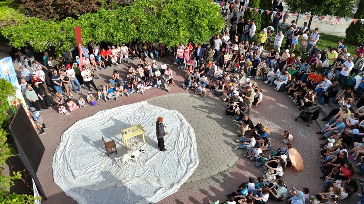 Eskişehir'de Uluslararası Çocuk Tiyatroları Festivali devam ediyor