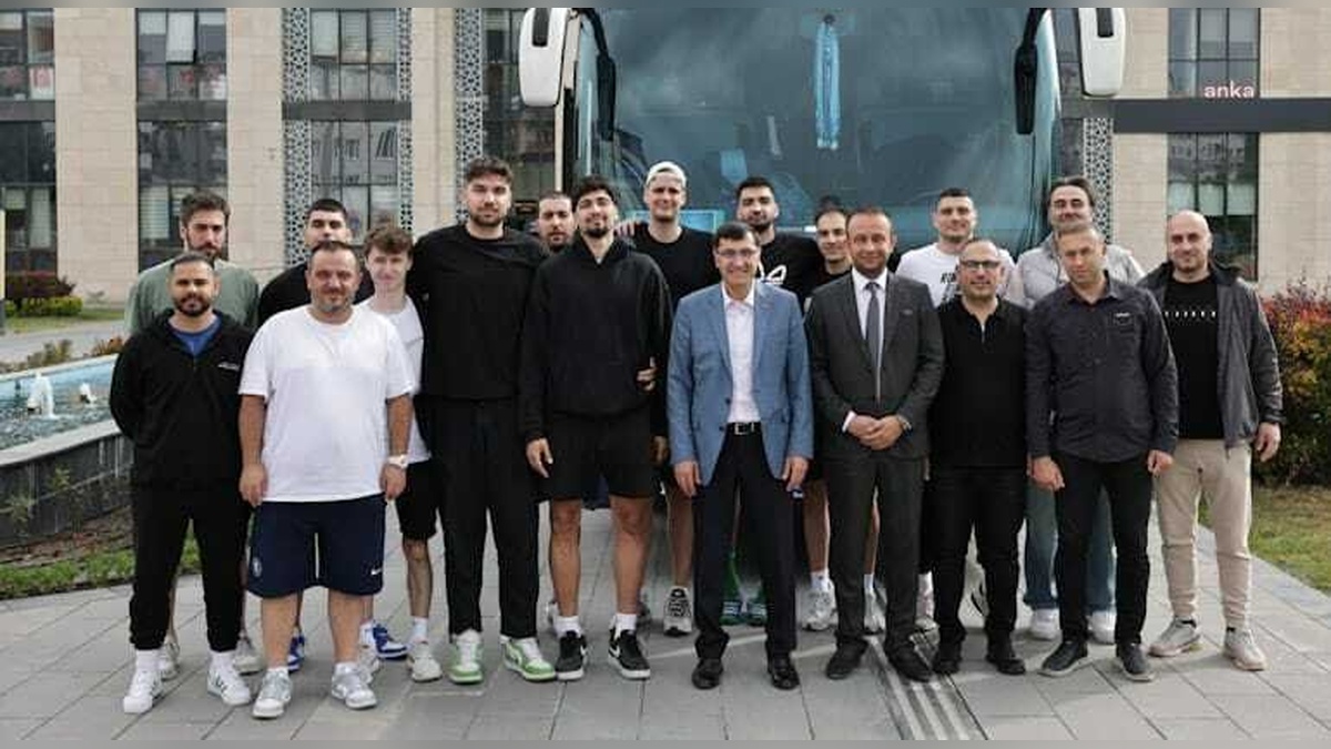 Kahveci, Kütahya Belediyespor'u 2. Lige yükselme maçlarına uğurladı