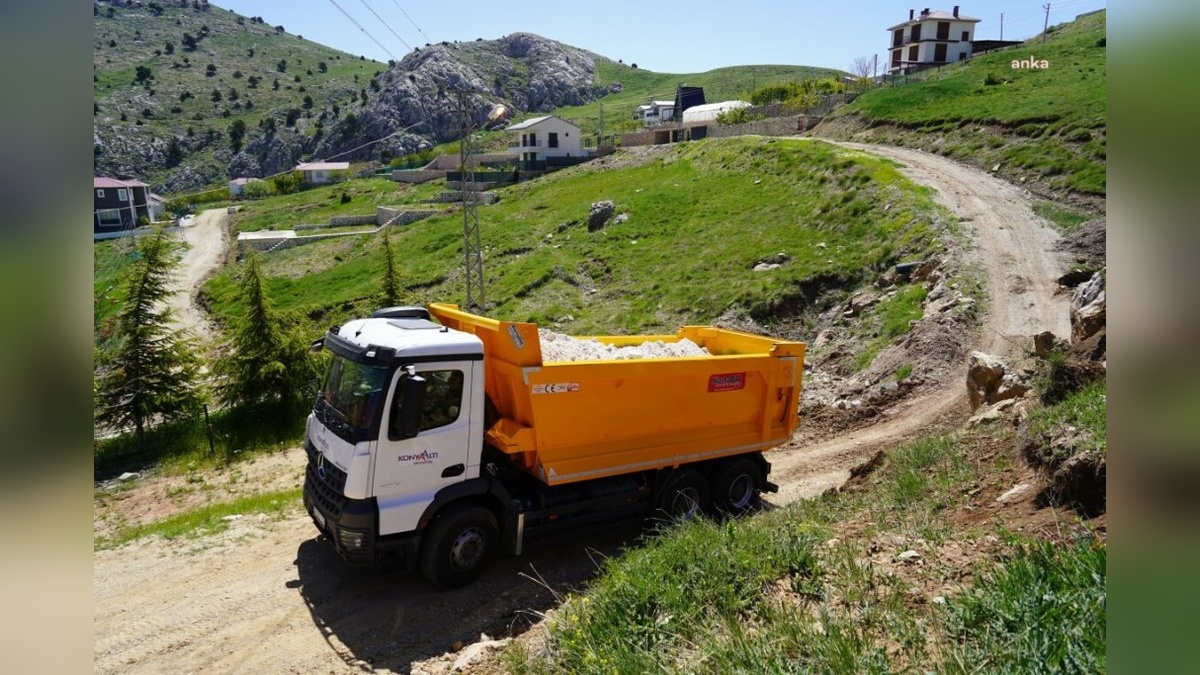 Konyaaltı Belediyesi yayla yollarını onarıyor