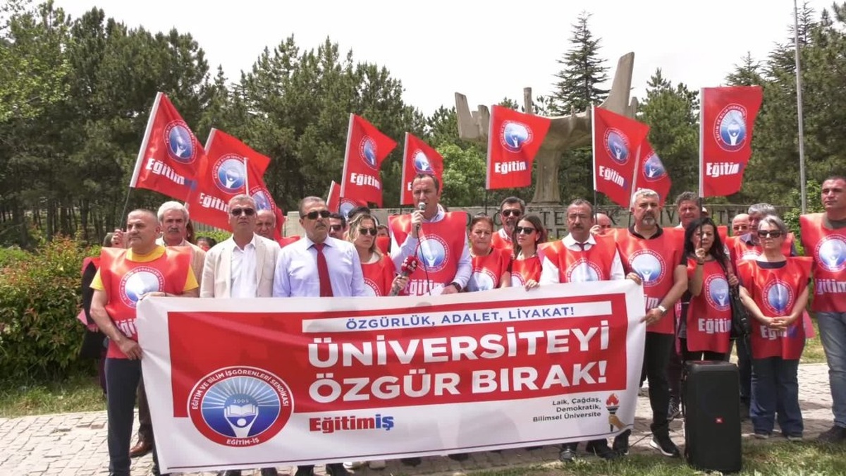 Eğitim-İş'ten üniversiteler için alarm raporu: Avrupa denklik belgesi tehlikesi