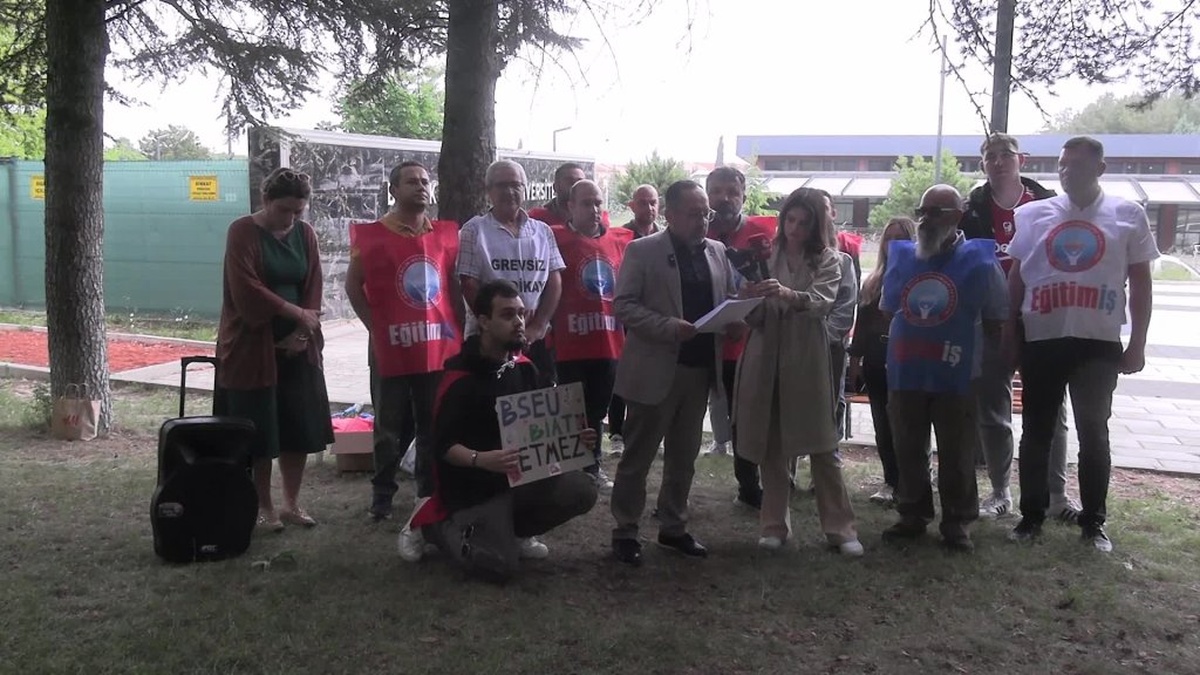 Bilecik'te Eğitim-İş Sendikası'ndan üniversitelerdeki sorunlara ilişkin açıklama