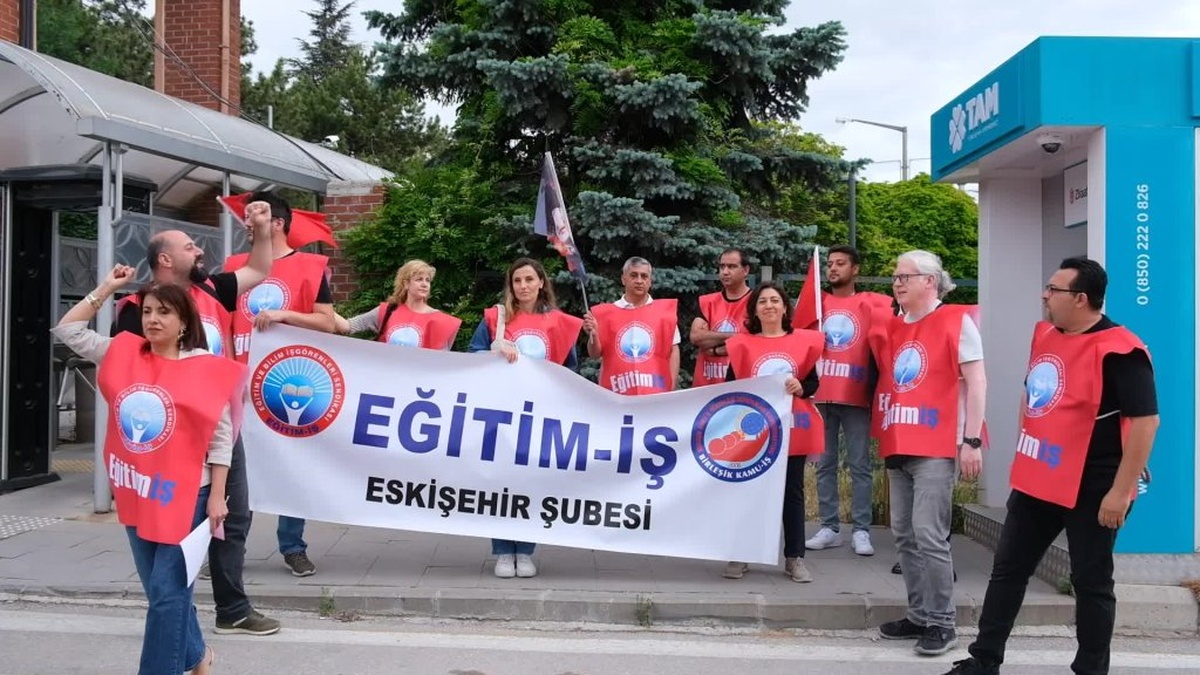 Eğitim-İş: Üniversiteler liseden hallice yapılara dönüştü