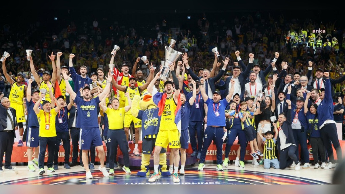 İstanbul'da Fenerbahçe şampiyonluğu kutlaması için yollar trafiğe kapatılacak