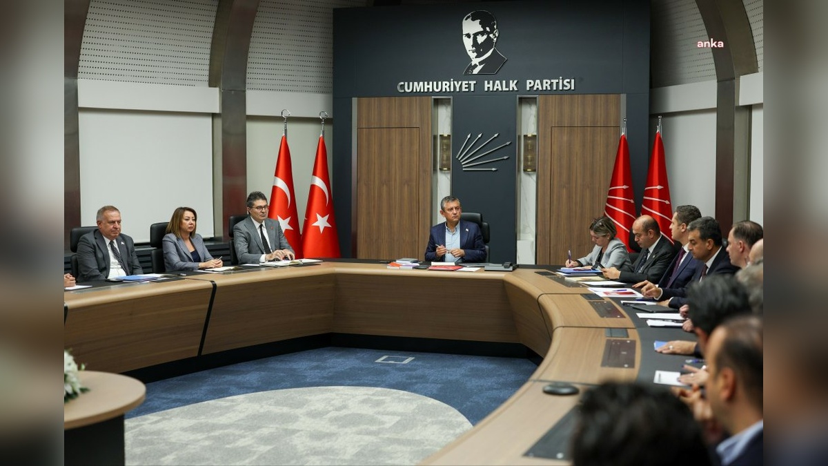 CHP MYK Toplantısı: İmamoğlu'nun tutukluluğu ve kurultay davası ele alındı