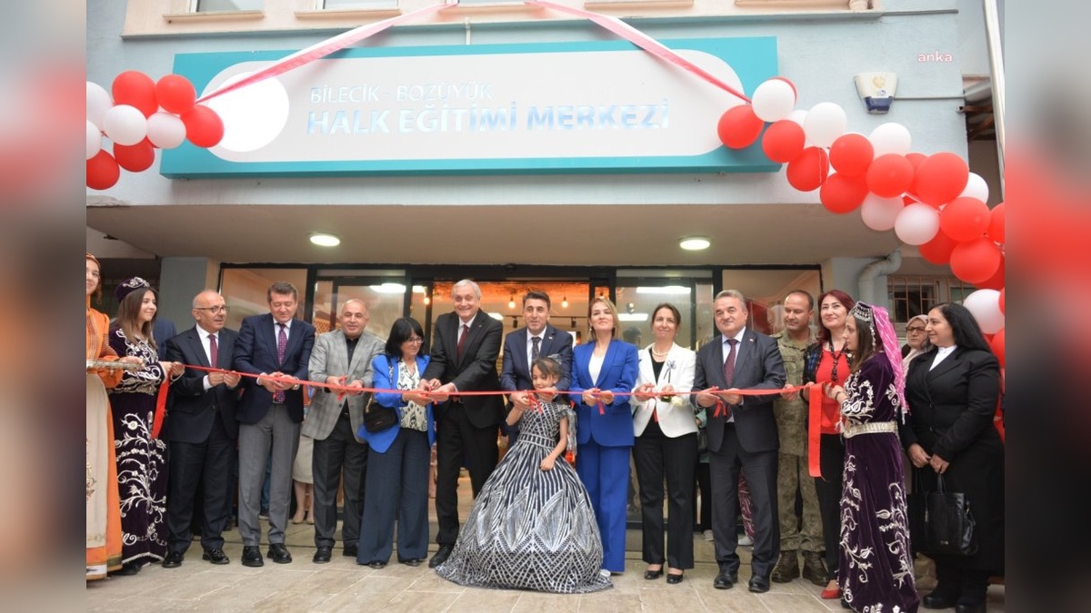 Bozüyük'te Hayat Boyu Öğrenme Haftası sergisi açıldı