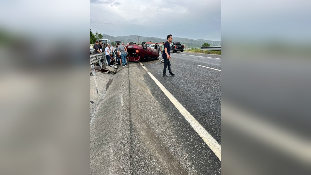 Ereğli'de aile otomobil kazası: 3 yaralı