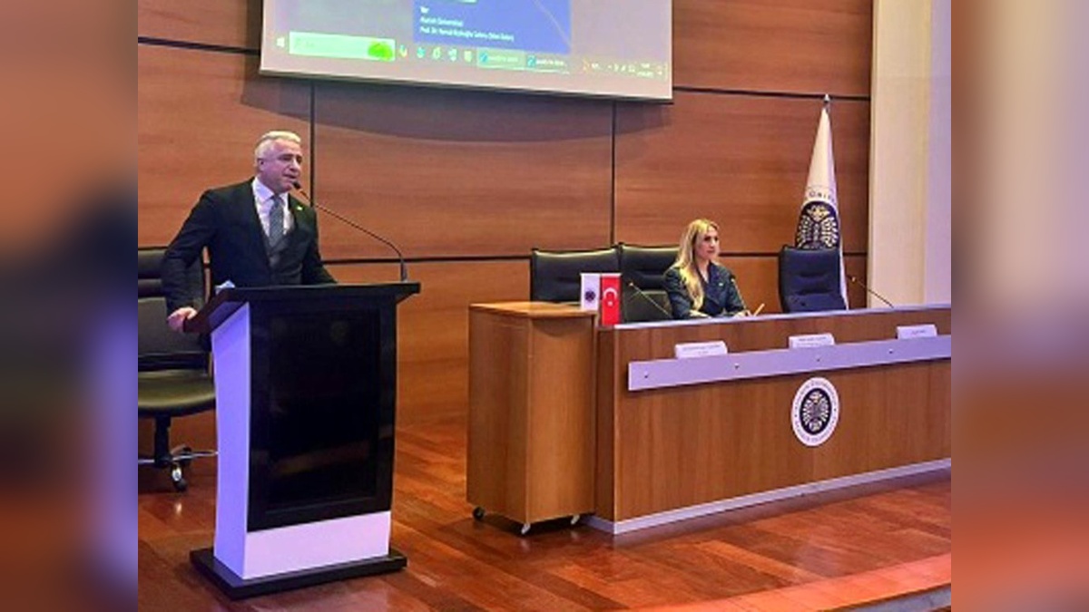 Erzurum'da bilirkişiler ve avukatlar yargılama sorunlarını görüştü