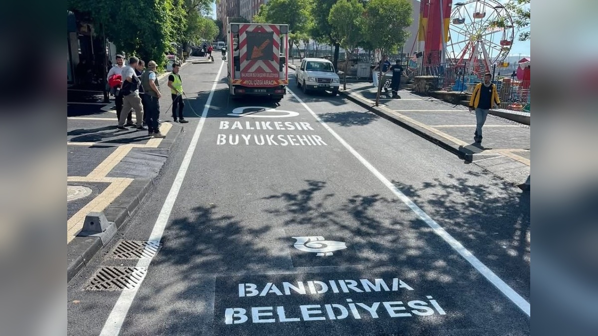 Bandırma'da Mehmetçik Caddesi yenilendi