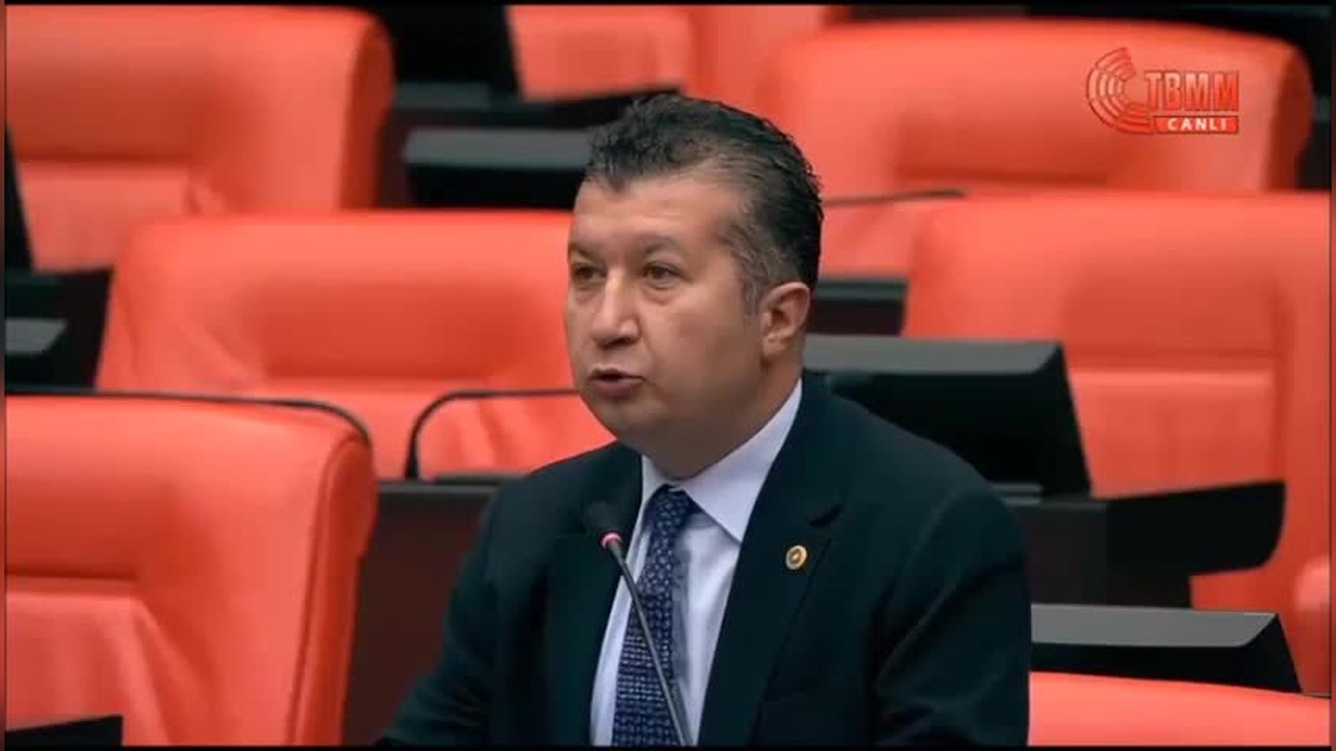 İzzet Akbulut: Burdur tren istasyonu şehir merkezinde sorun yaratıyor