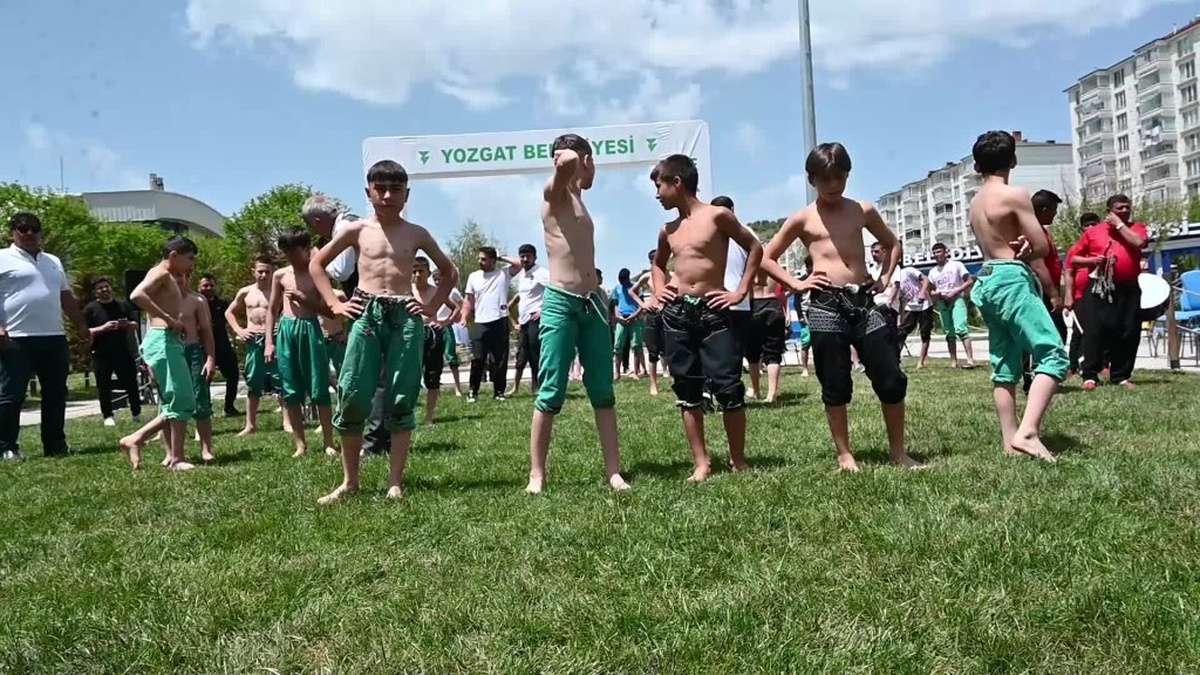 Yozgat'ta Okul Sporları Güreş Şampiyonası başladı