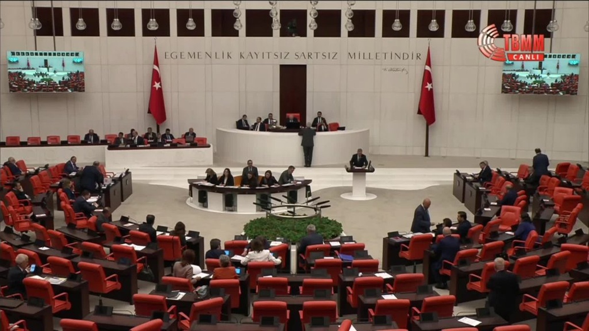 TBMM'de torba yasa görüşmeleri: Diyanet'e yeni yetkiler ve asgari ücrete hibe çağrısı