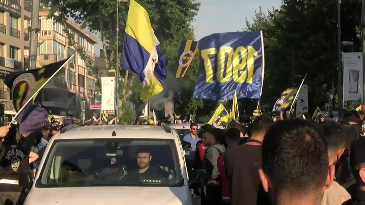 Fenerbahçe Beko, Avrupa Ligi şampiyonluğunu taraftarlarıyla kutladı