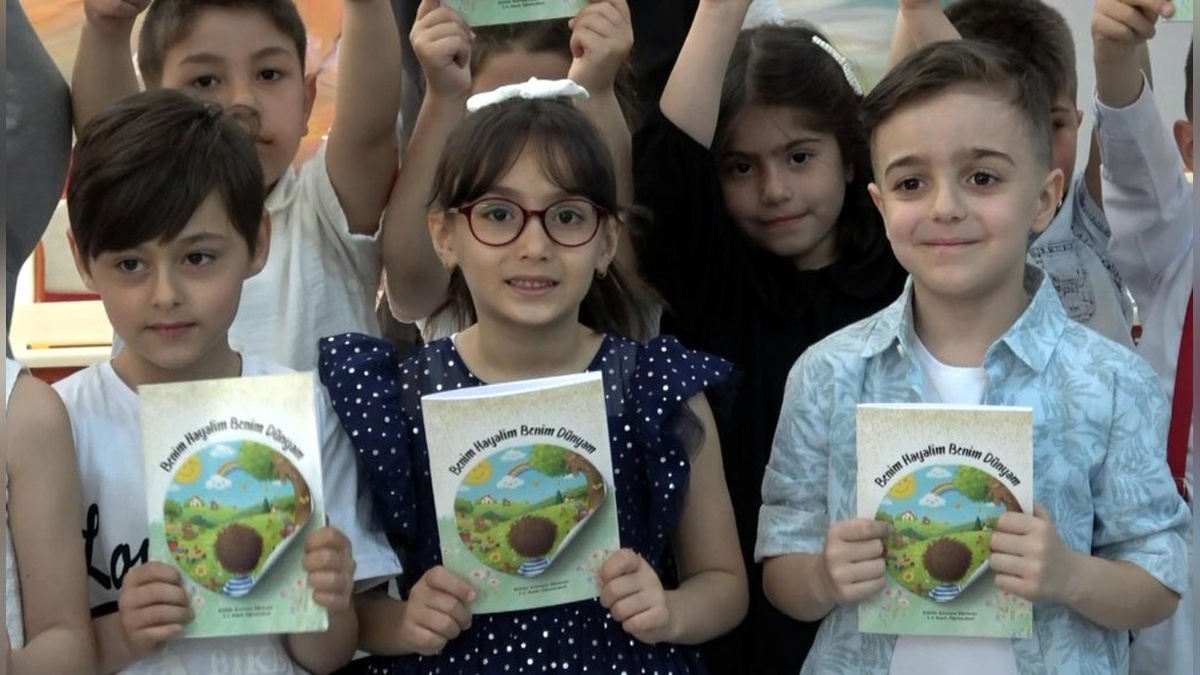Erzurum'da minik yazarlar lösemi hastası arkadaşları için kitap çıkardı