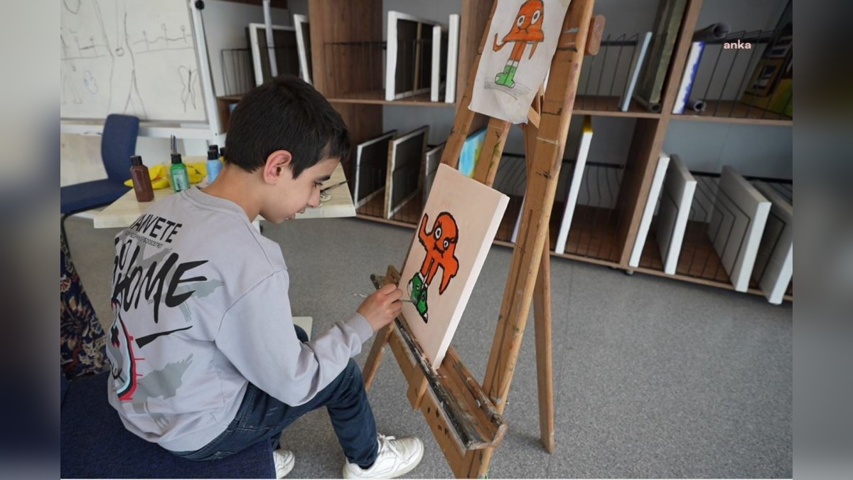 Ataşehir'de 11 Yaşındaki Otizmli Muhammed'in Sanat Sergisi