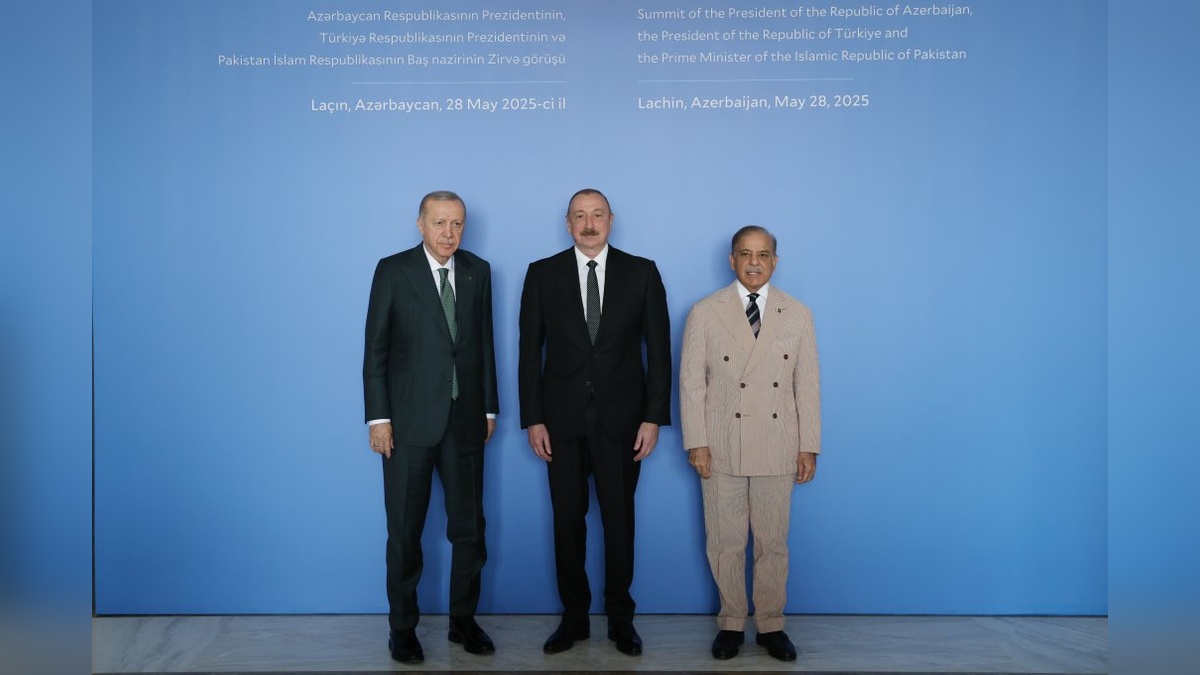 Erdoğan, Azerbaycan'da Aliyev ve Şerif ile görüştü