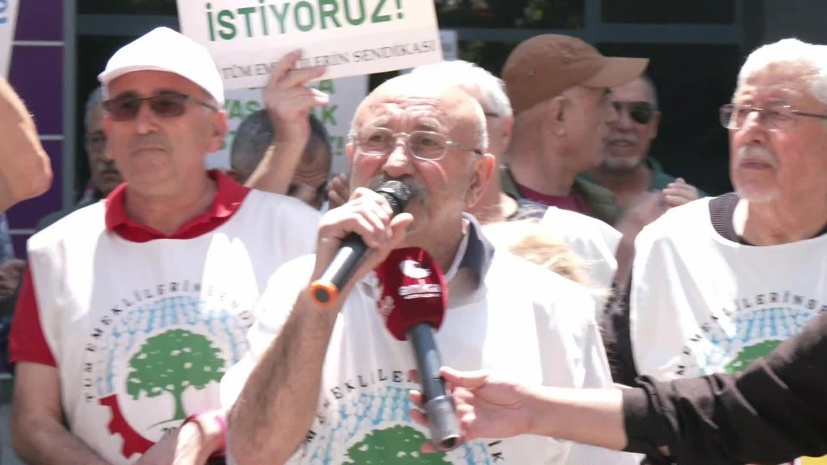 Emekliler Bayram İkramiyesinde Artış İstiyor: Asgari Ücret Düzeyine Çıkarılmalı