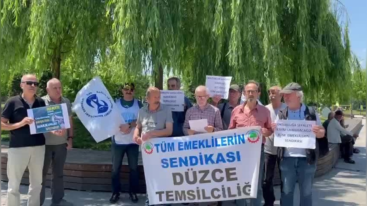 Düzce'de emekliler hükümeti eleştirdi: 'Açlık sınırının altında yaşıyoruz'