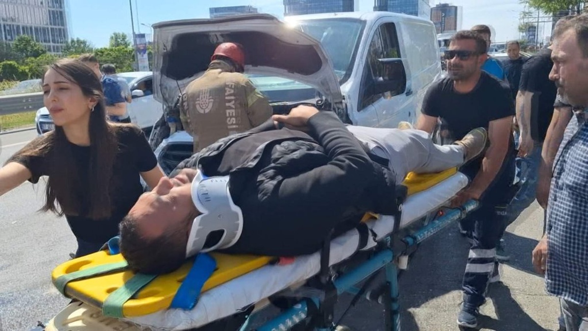 Maltepe'de zincirleme kaza: 2 yaralı