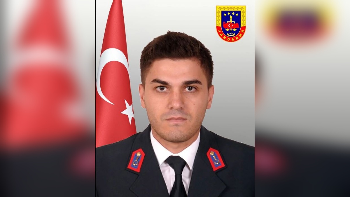 İçişleri Bakanı Yerlikaya: Jandarma Astsubay Kıdemli Çavuş Emre Polat şehit oldu