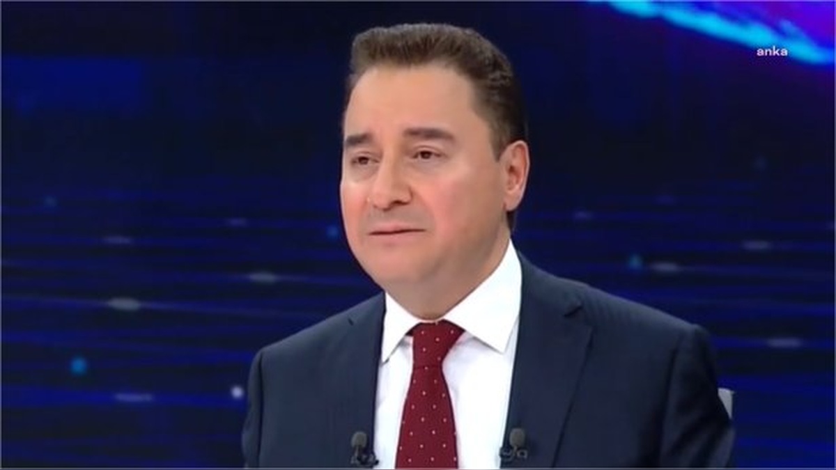 Babacan: Yeni anayasa için önce mevcut anayasaya uyulmalı
