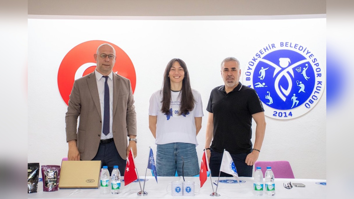 Aydın Büyükşehir Belediyespor, Kaptan Fatma Şekerci ile yeniden anlaştı