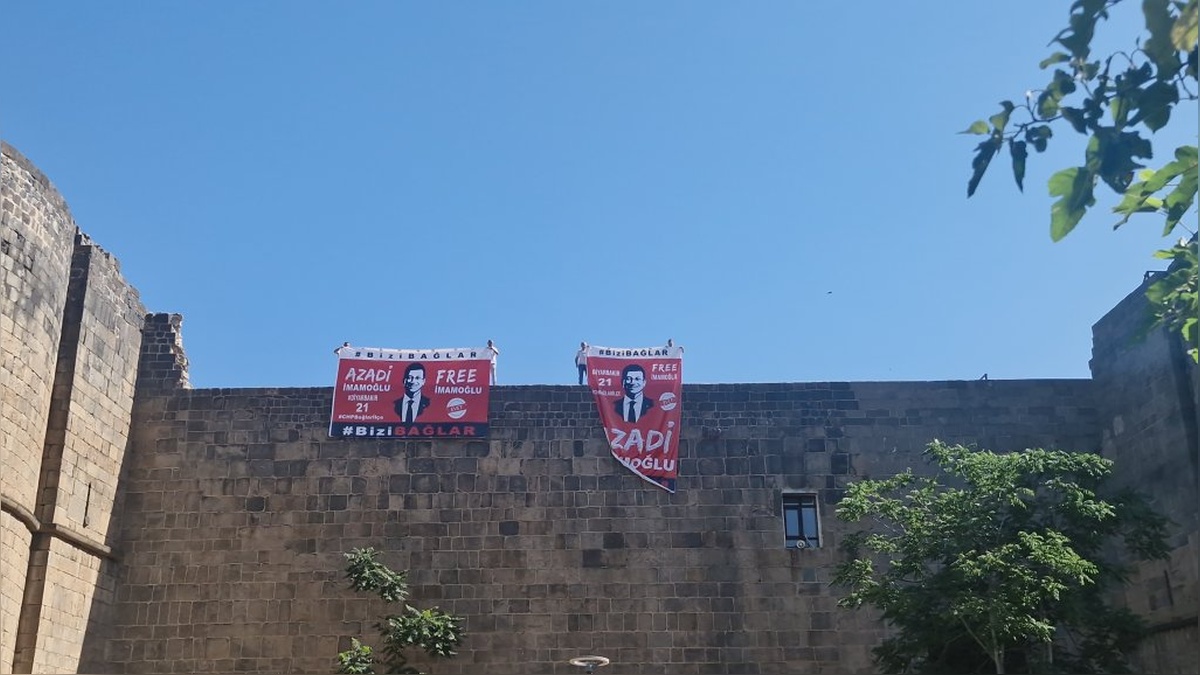 Diyarbakır'da İmamoğlu için pankart protestosu: Polis müdahale etti