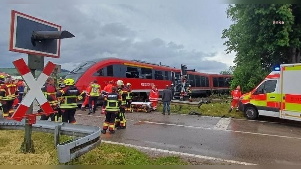 Passau'da tren-TIR kazası: 10'dan fazla yaralı
