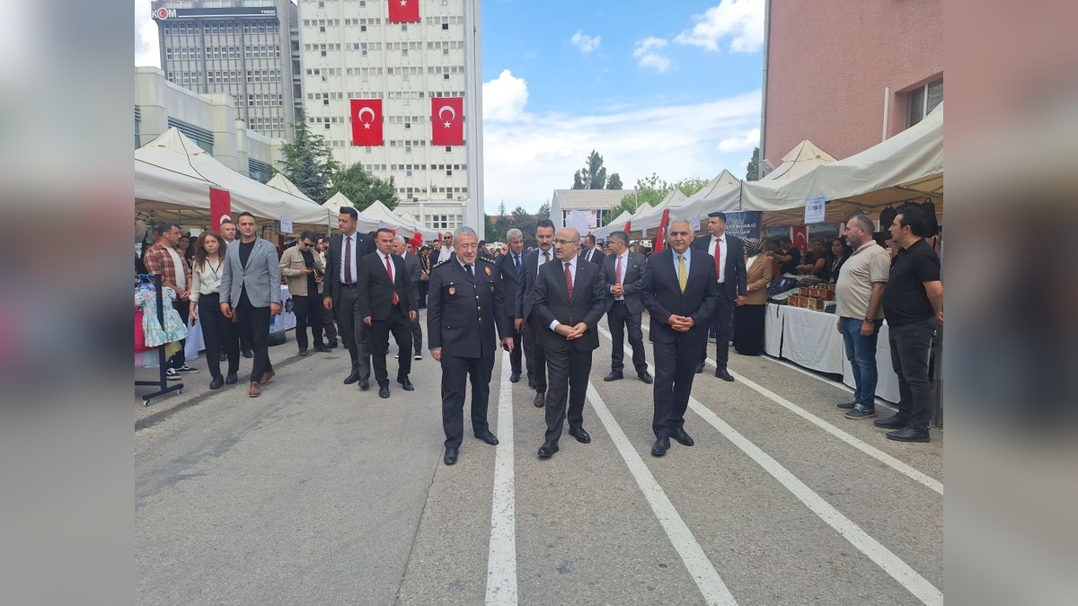 Ankara'da şehit ve gazi çocuklarına burs için kermes