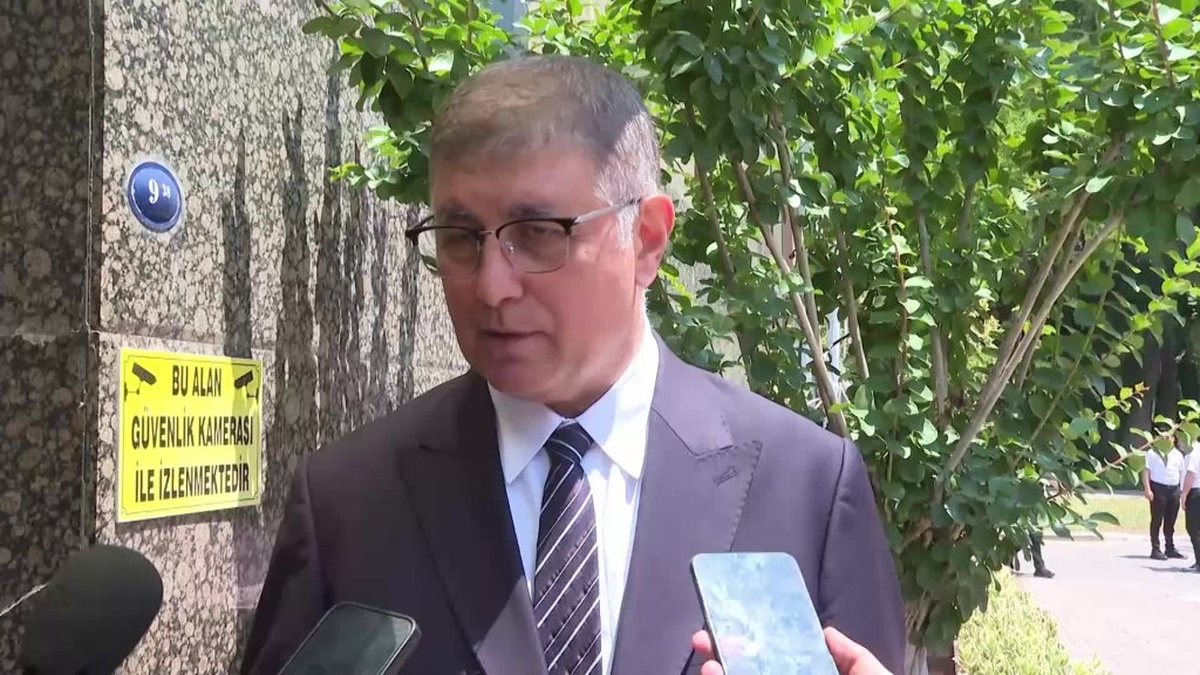 İzmir Büyükşehir Belediyesi grevi sürüyor: Tugay, 'Bir şekilde çözülecek' dedi