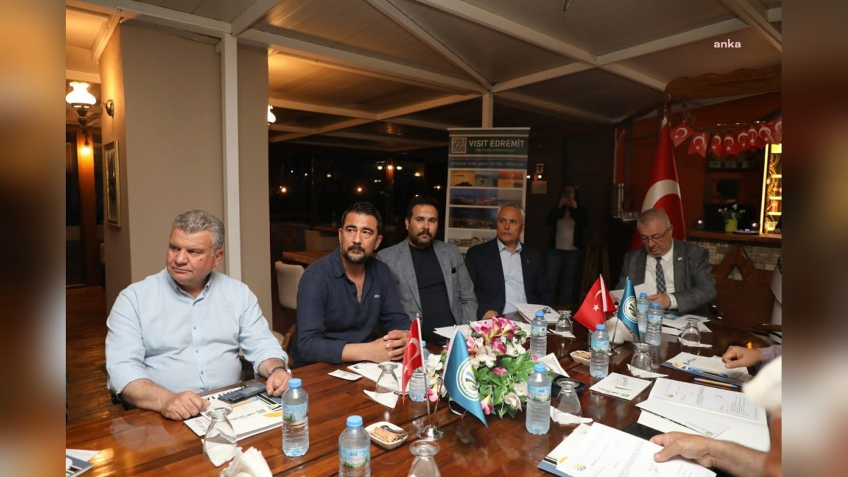 Edremit Belediye Başkanı Ertaş, Turizm Birliği toplantısında